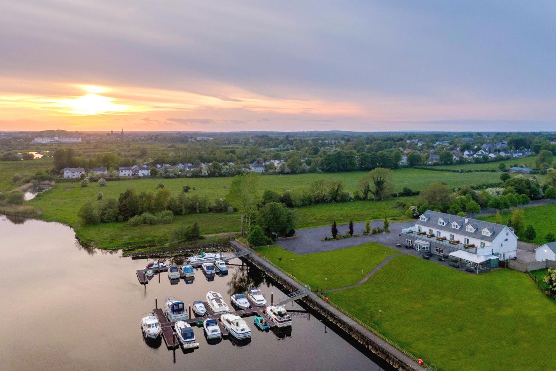 Moycarn Lodge & Marina Ballinasloe Bagian luar foto