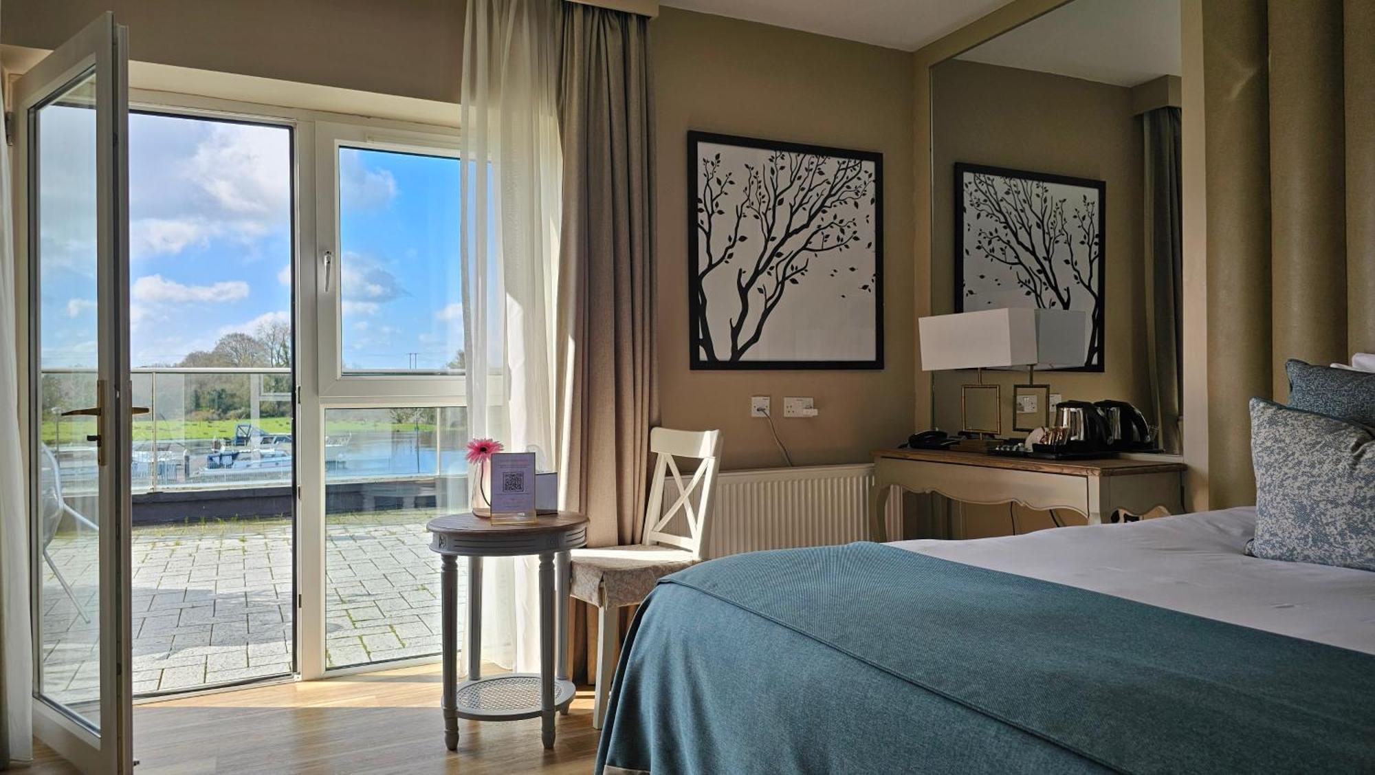 Moycarn Lodge & Marina Ballinasloe Bagian luar foto